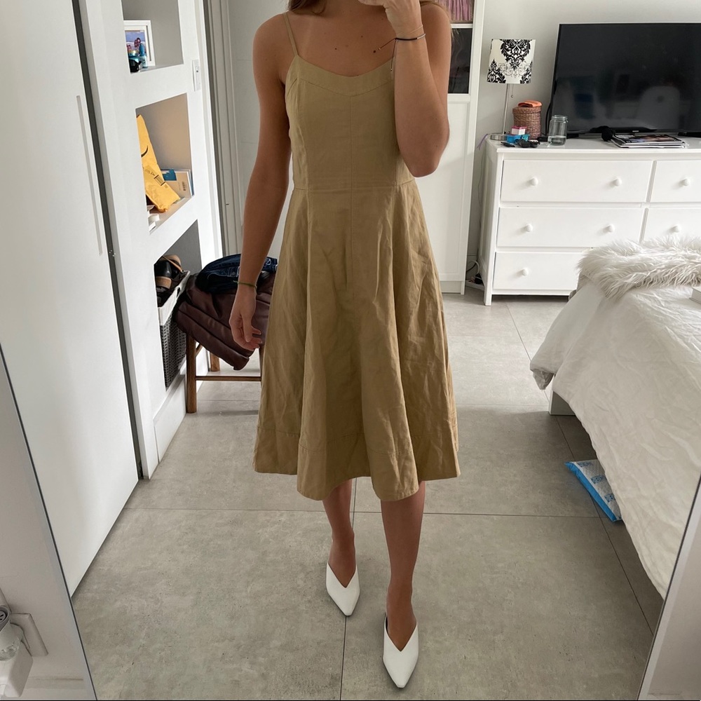 BEIGE/TAN BANANA REPUBLIC MIDI DRESS